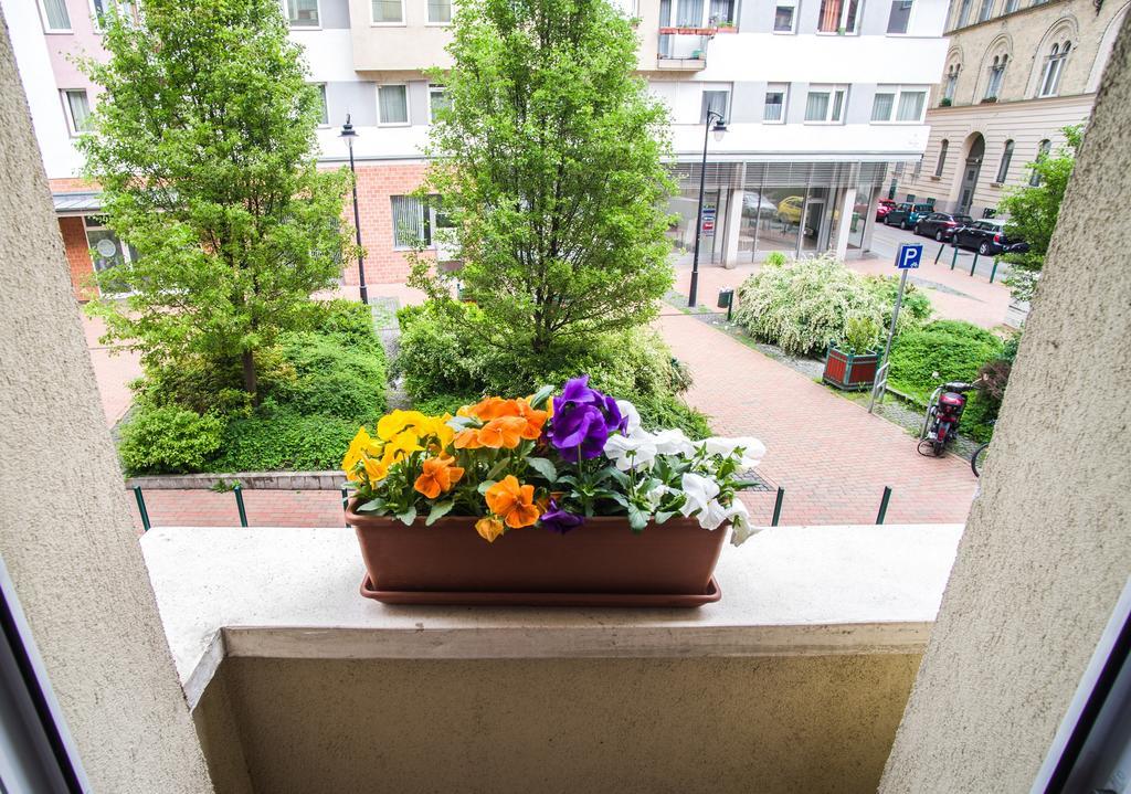 Lovely Corvin Apartment Budapest Ngoại thất bức ảnh