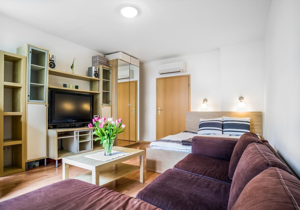 Lovely Corvin Apartment Budapest Ngoại thất bức ảnh