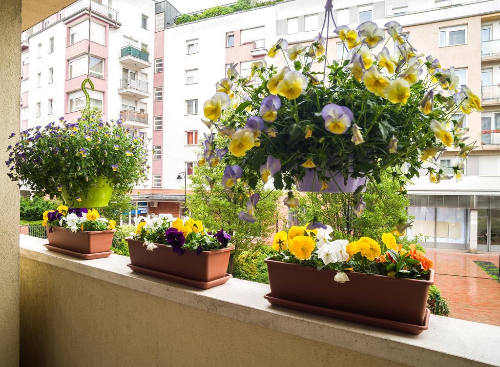 Lovely Corvin Apartment Budapest Ngoại thất bức ảnh